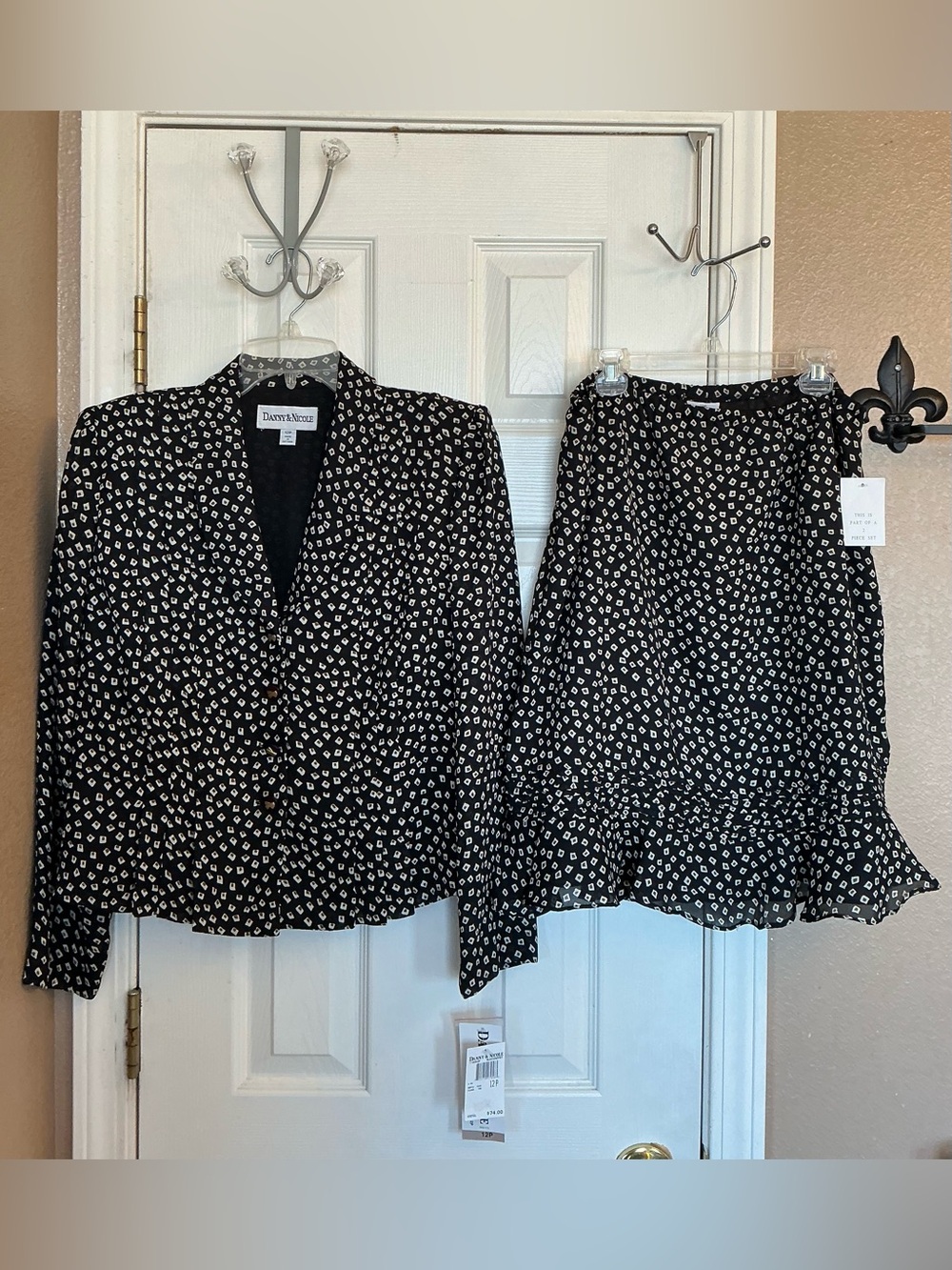 Danny & Nicole black patterned long sleeve blazer & ruffle hem skirt size12P NWT